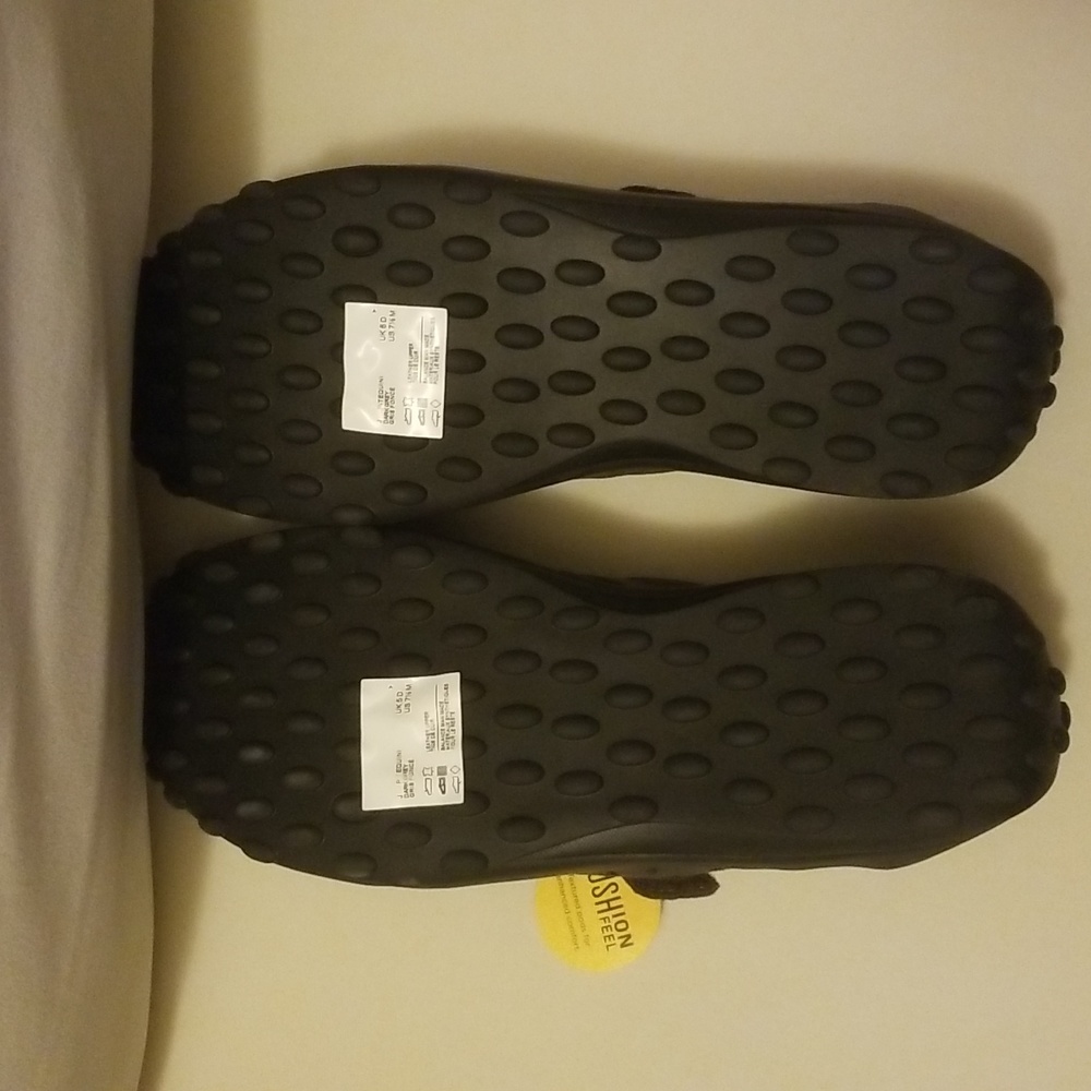 Clark's Suede Shoes - Picture 3 of 5